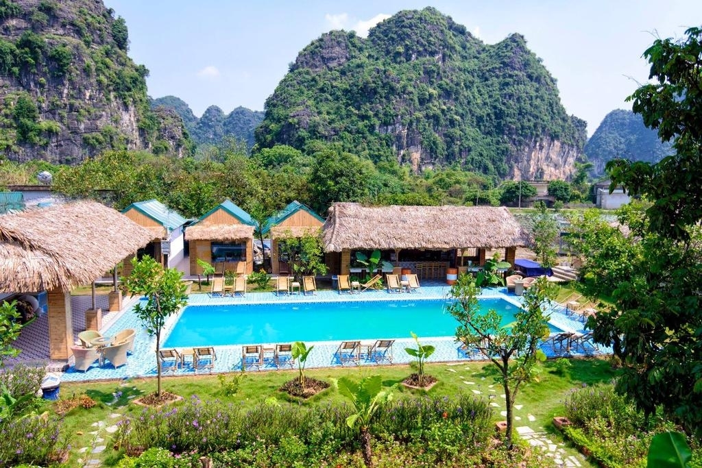 Tour Ninh Bình 2N1Đ: Hoa Lư - Tam Cốc - Hang Múa - Bái Đính - Tràng An ( Pool Bungalow)