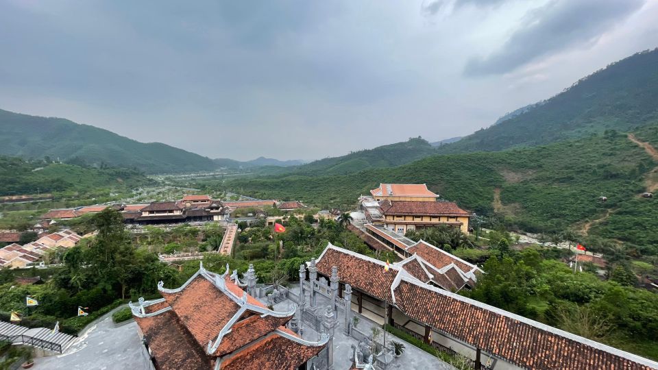 Peak-of-Chua-The-Roof-of-Da-Nang