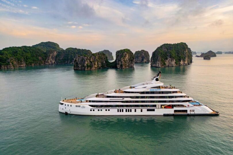 Grand-Pioneers-Halong-Bay-Cruise