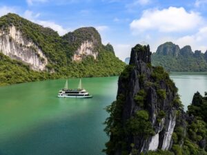 Ha Long Bay Day Tour by 5-Star Sunlight Grand Cruise