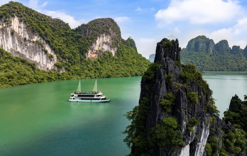 Ha Long Bay Day Tour by 5-Star Sunlight Grand Cruise