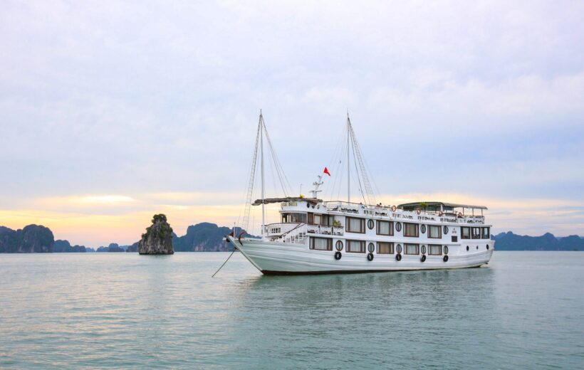 Ha Long Bay 2D1N Oriental Sails Cruise: Sung Sot Cave & Ti Top Island